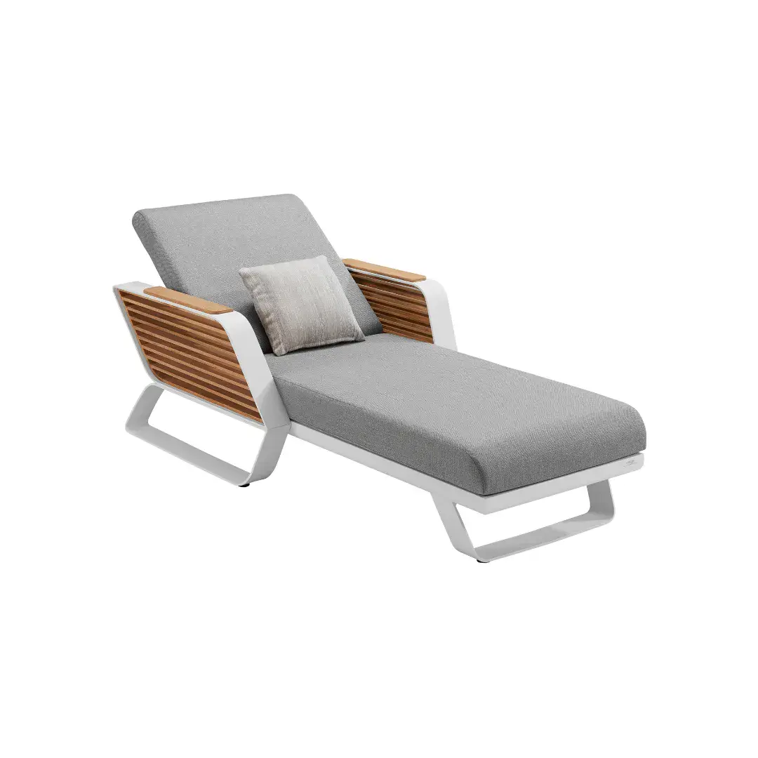 Wing Lounge Chair